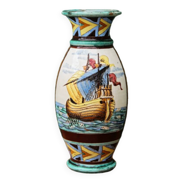 Vase en majolique italienne de Perugia, bateaux