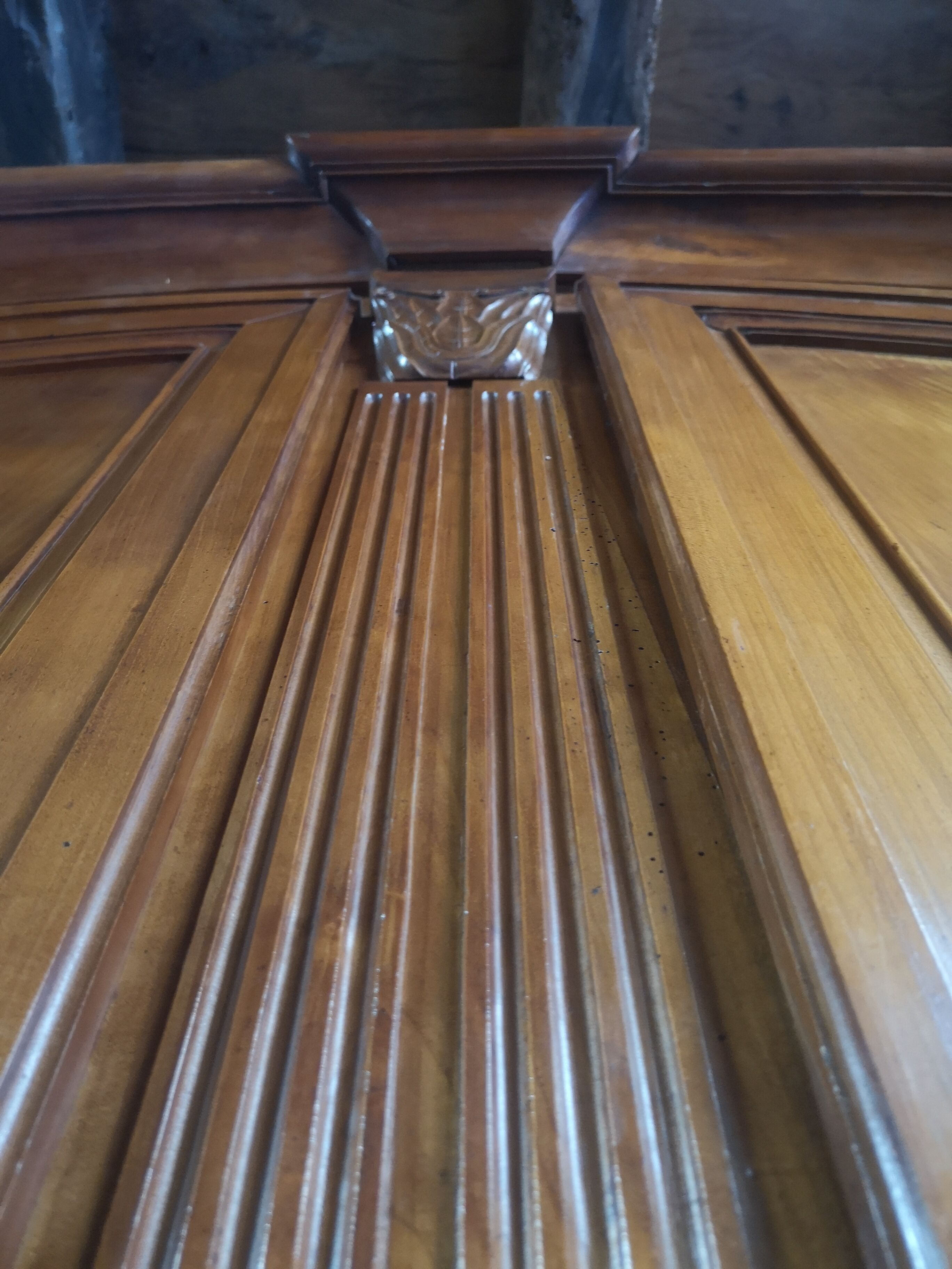 Cherry wood column wardrobe