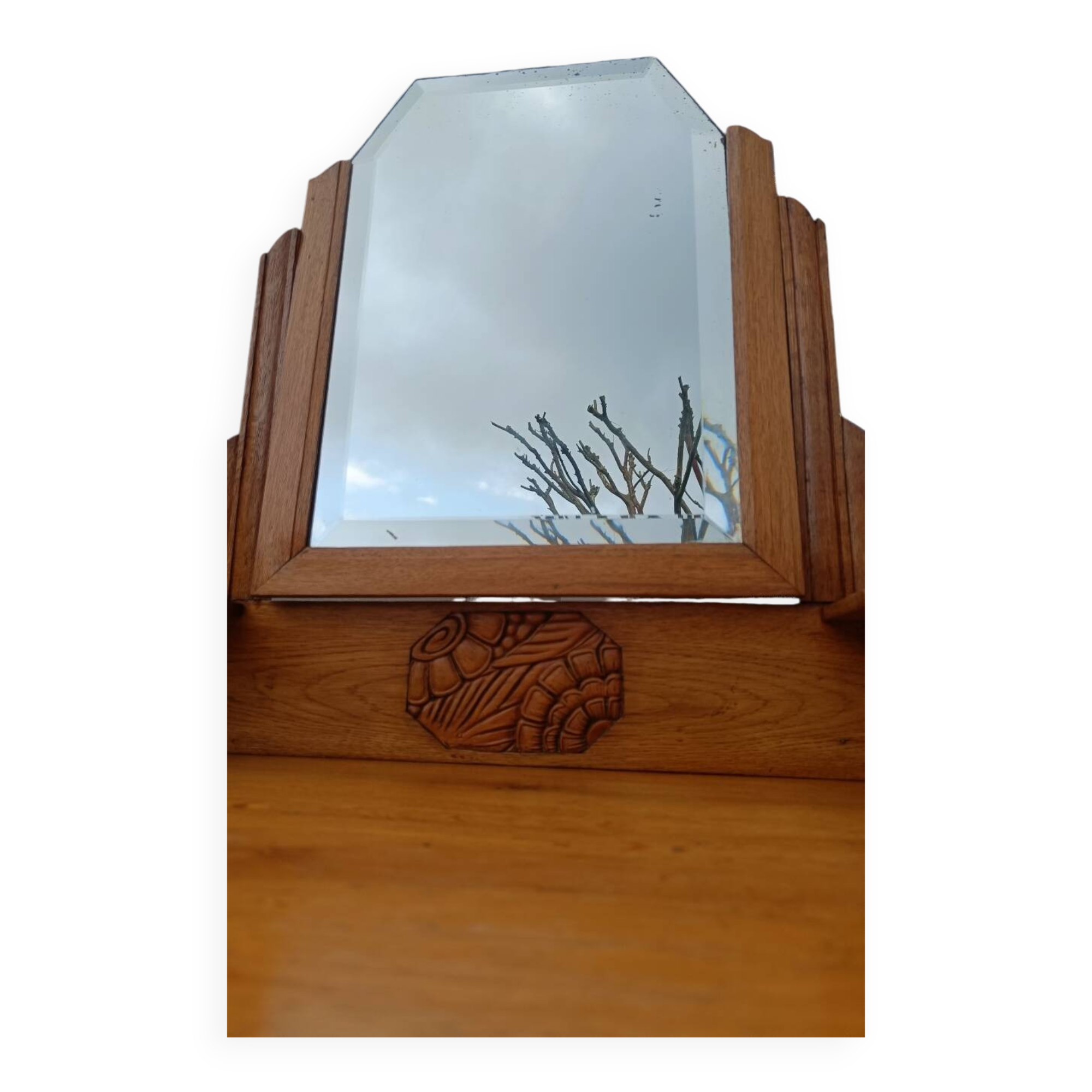 Art Deco hairdresser with bevelled mirror