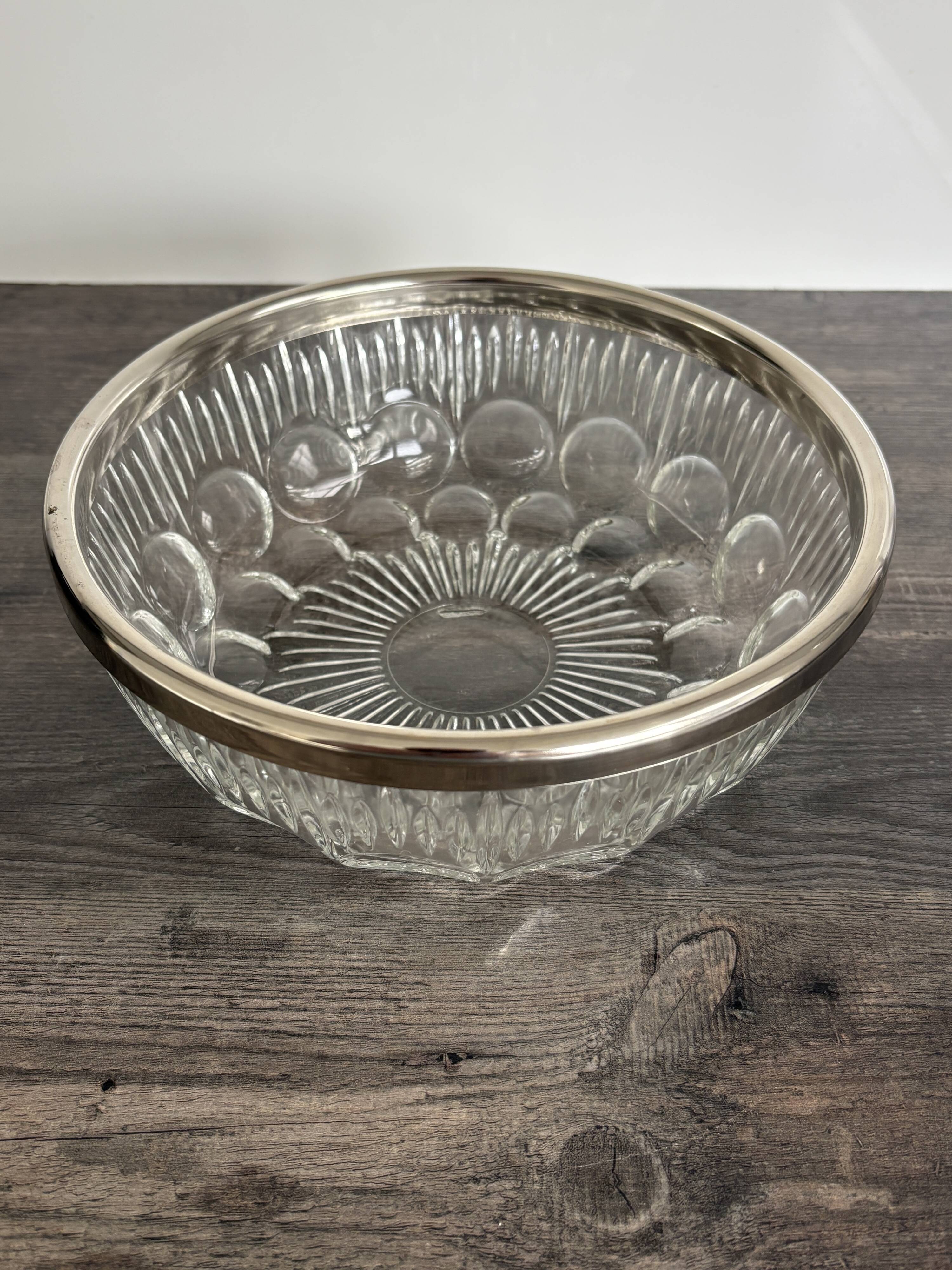 Vintage salad bowl in moulded glass and silver-plated metal.
