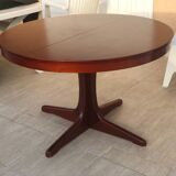 Baumann extendable round table