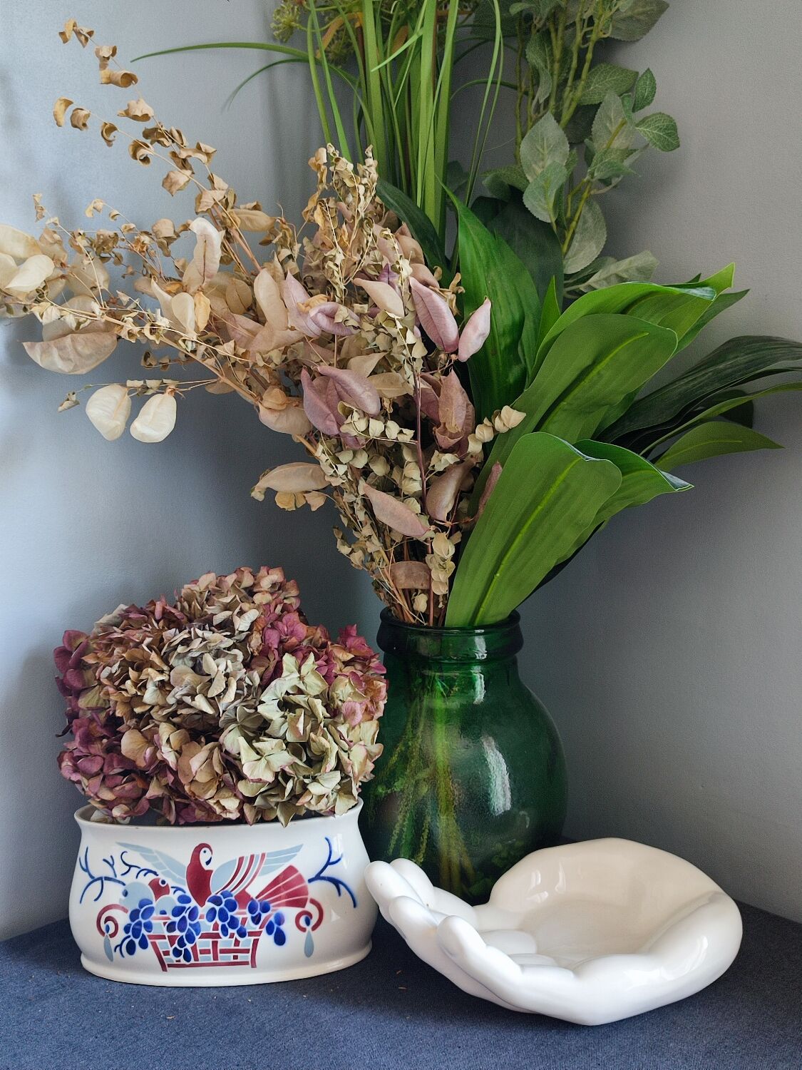 Old ceramic pot cache Lunéville art deco