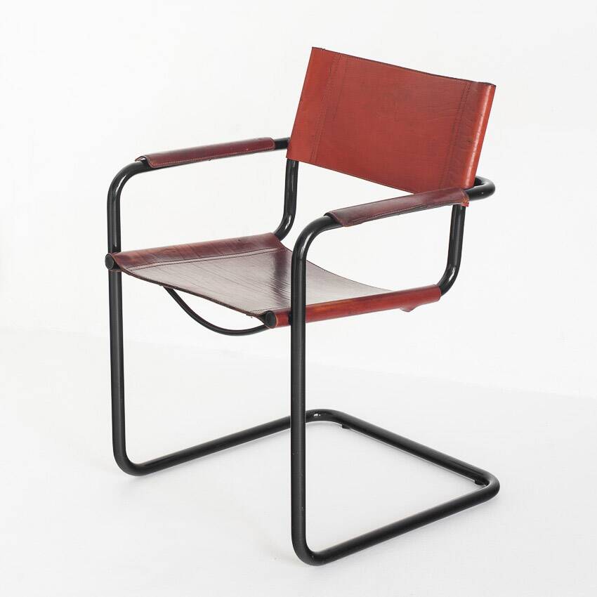 Cantilever chairs model MG5 in leather edition by Matteo Grassi. Italy, 90s