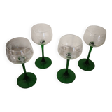 4 Verres à pieds avec motifs "la vigne"