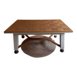 Extendable dining table