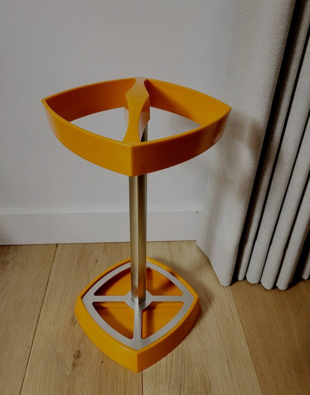 Porte-parapluie Space Age orange et argenté, 1970-80