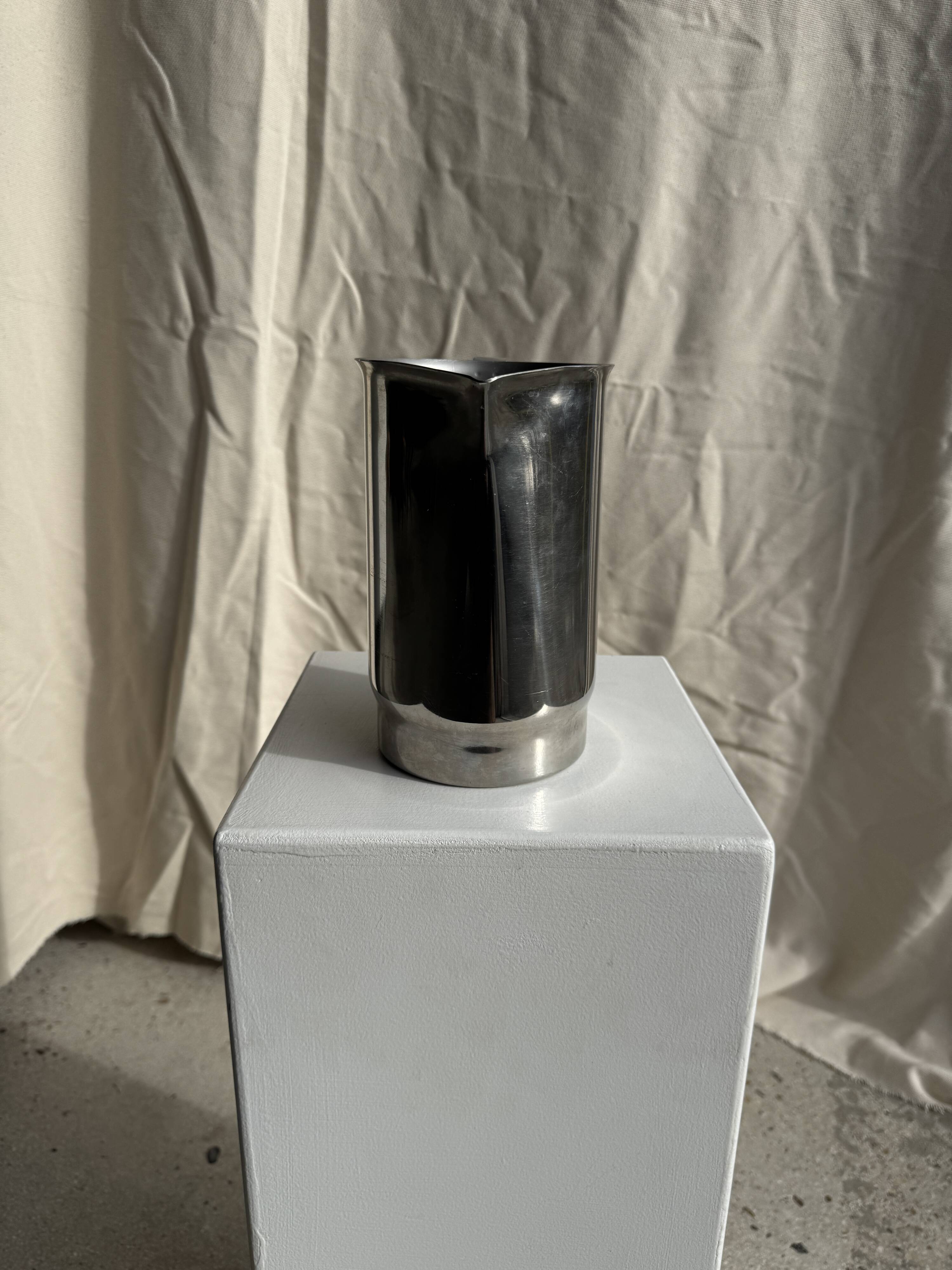 Large silver-plated jug H20 D14.5