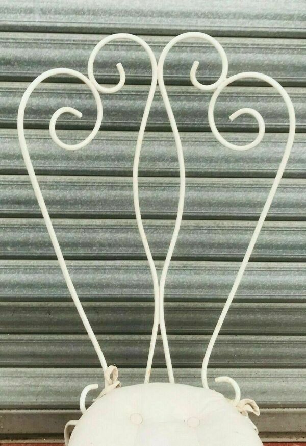 Paire de chaises de jardin en fer forgé patiné XX siècle Fauteuils