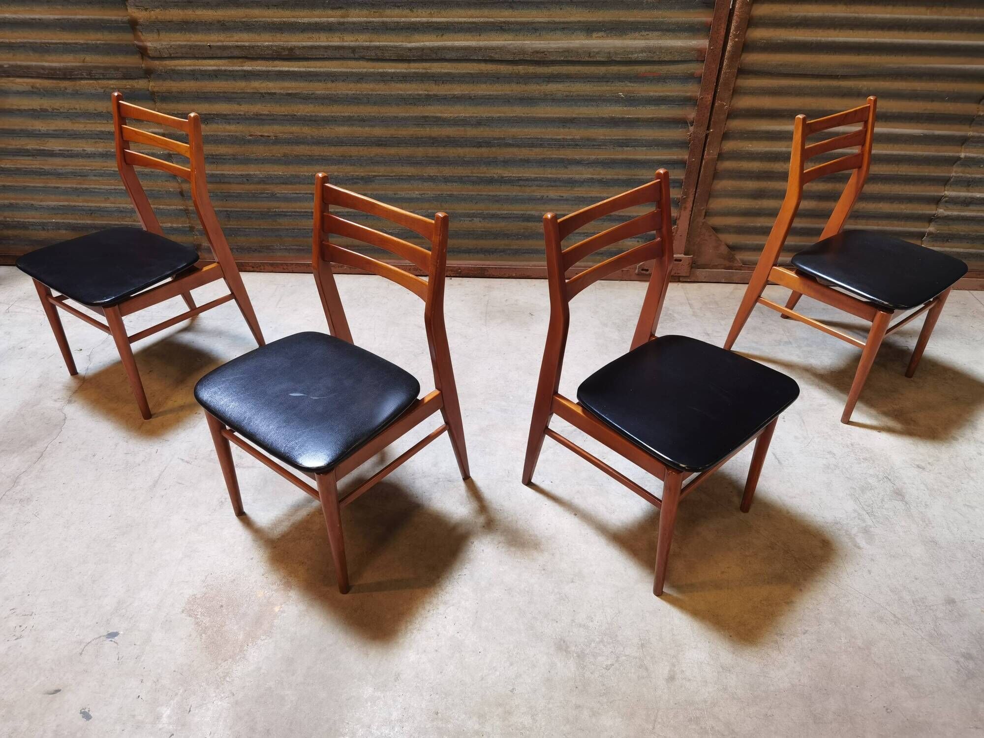 Set of 4 french chairs in scandinavian style year 60