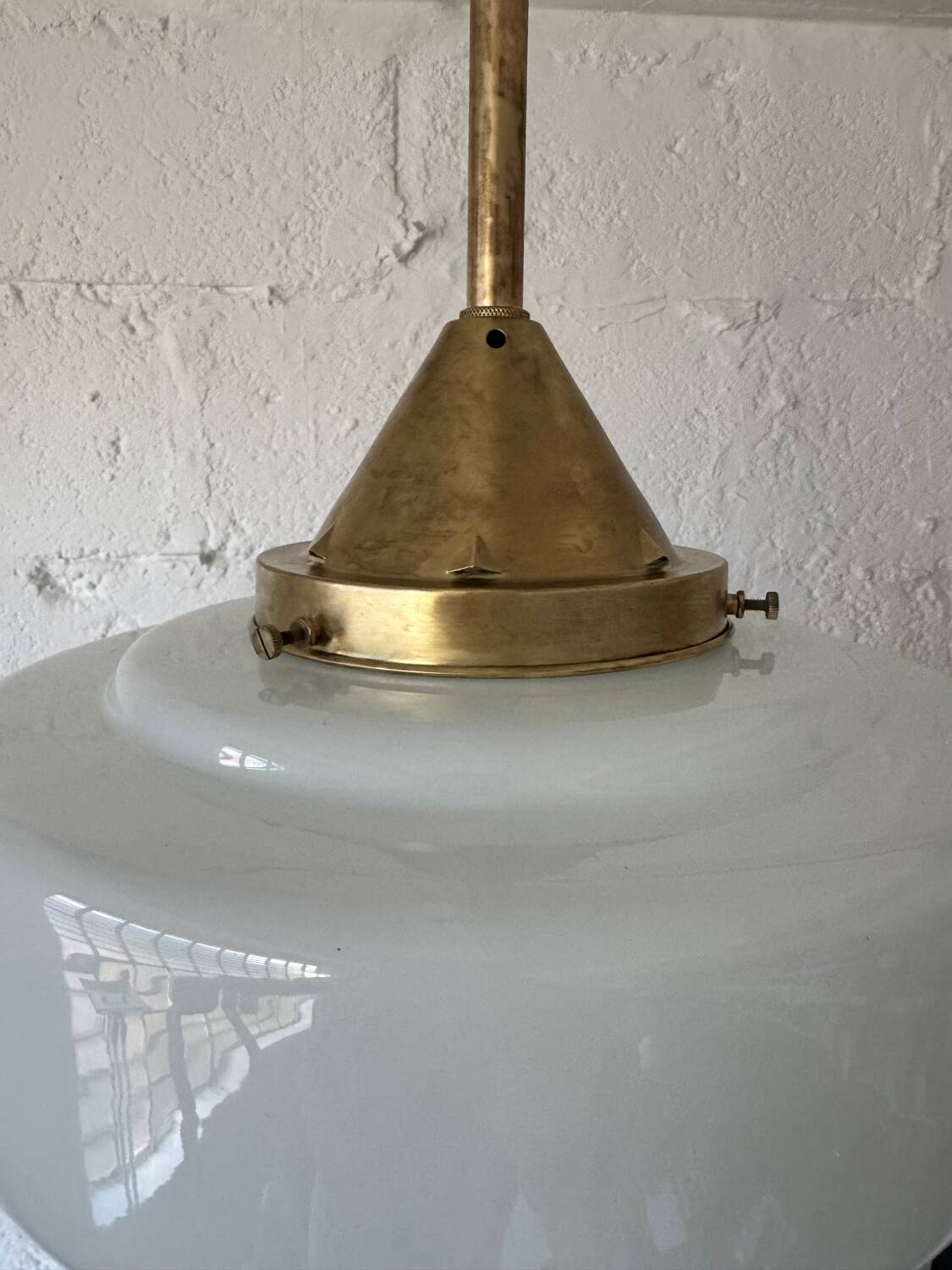 Lustre Art Déco opaline style Bauhaus