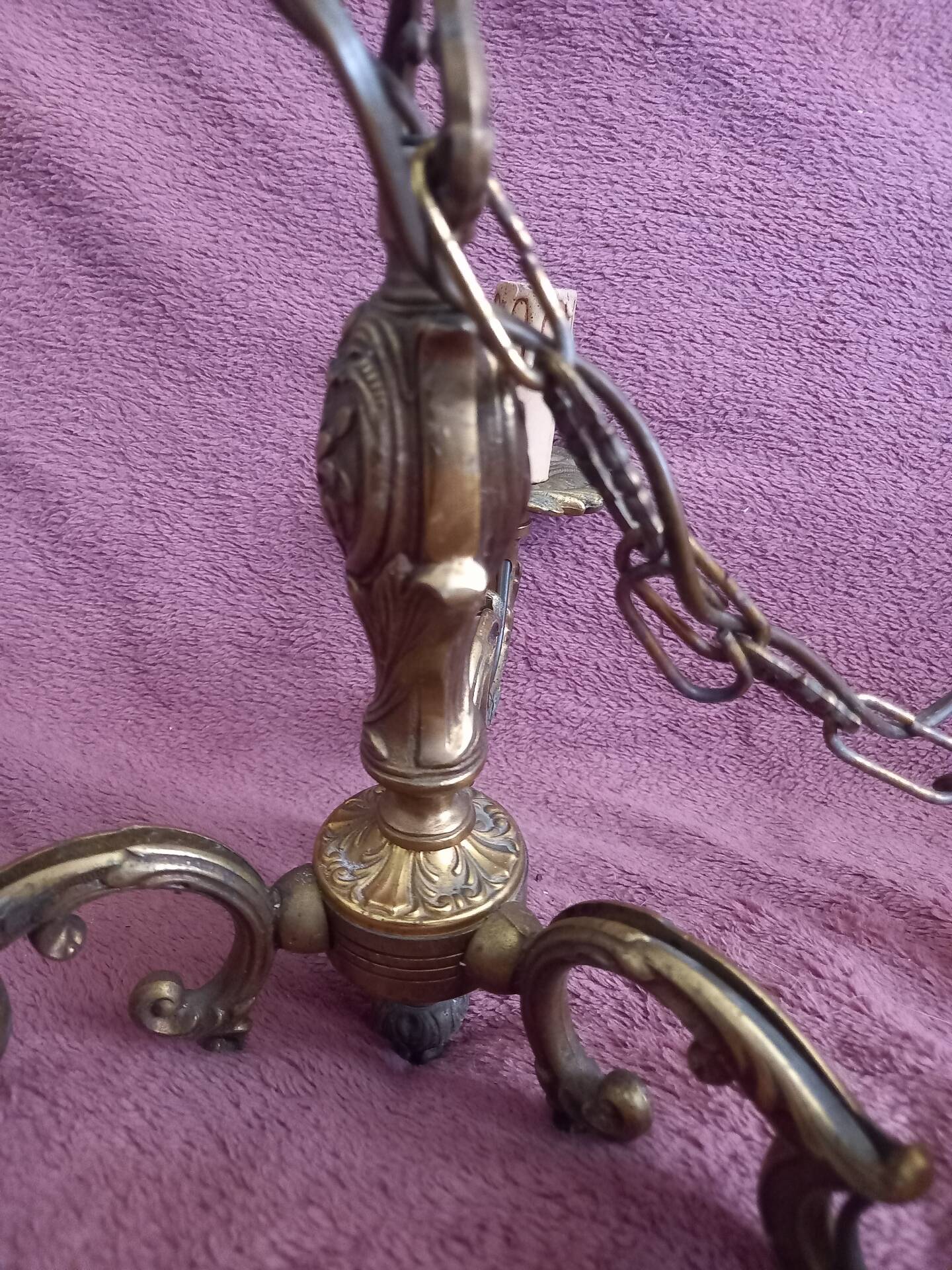 Bronze 3-light chandelier