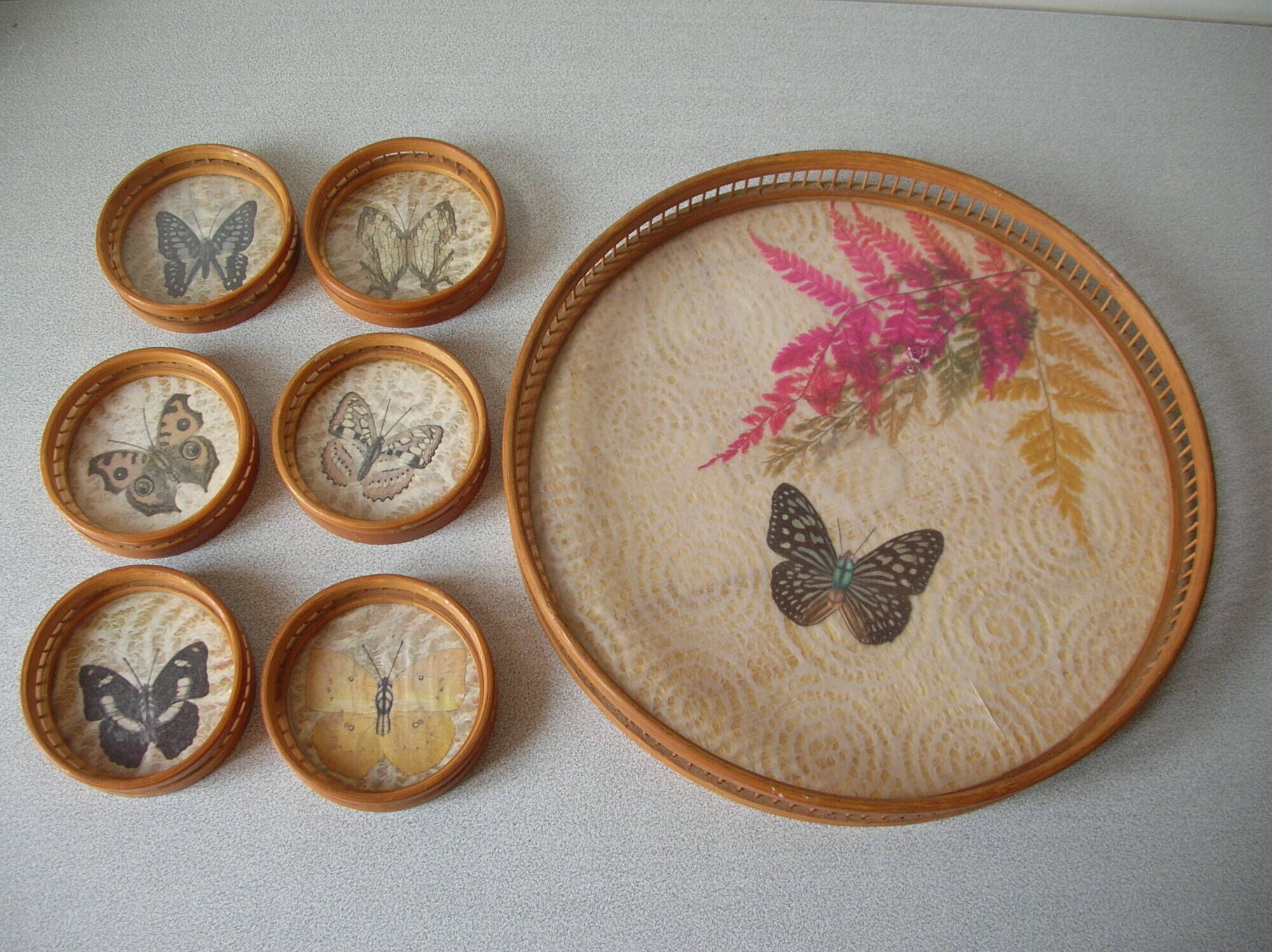 Old tray and 6 under glasses bamboo decoration butterfly deco vintage living room