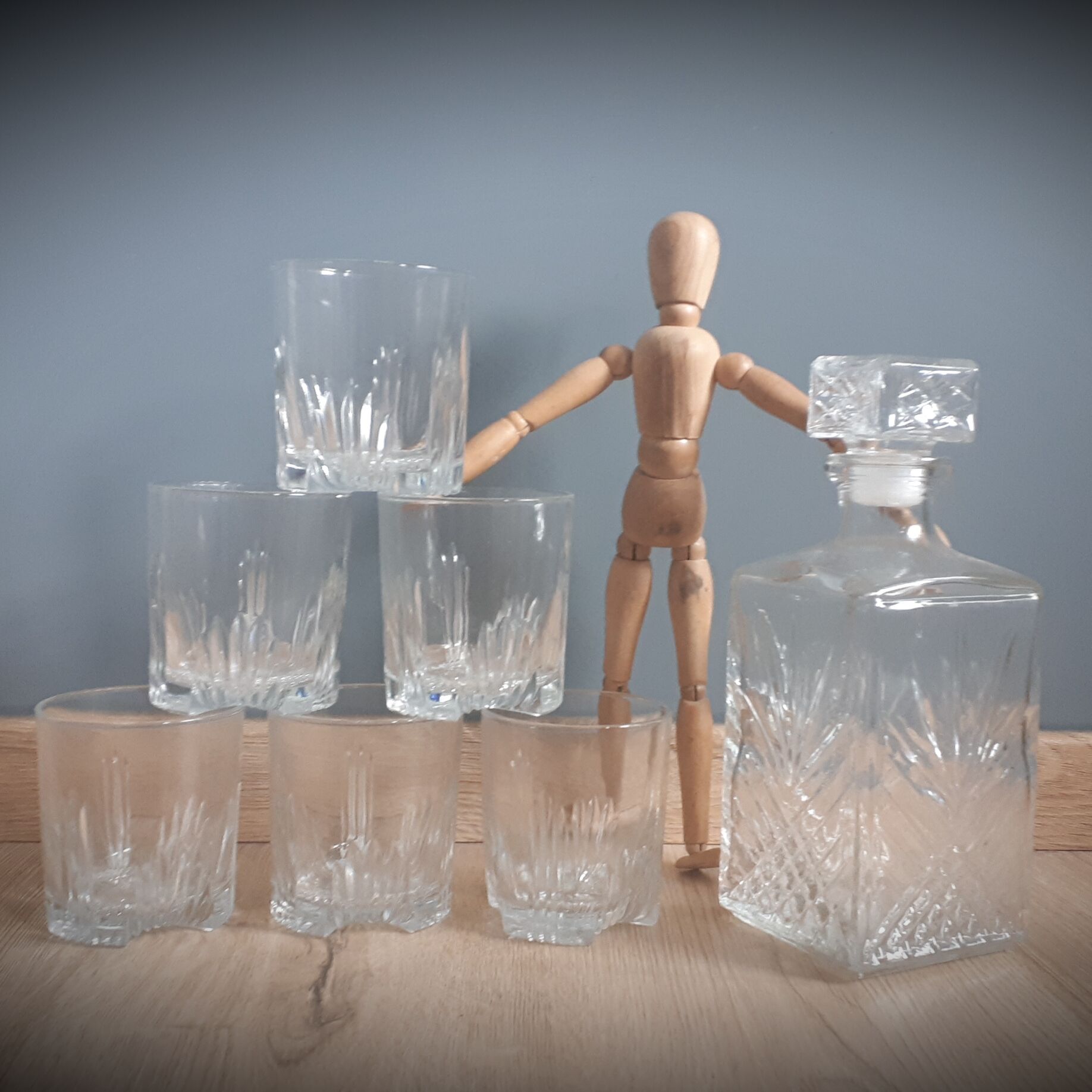 Set 6 sky glasses and square carafe