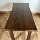 Table brutaliste