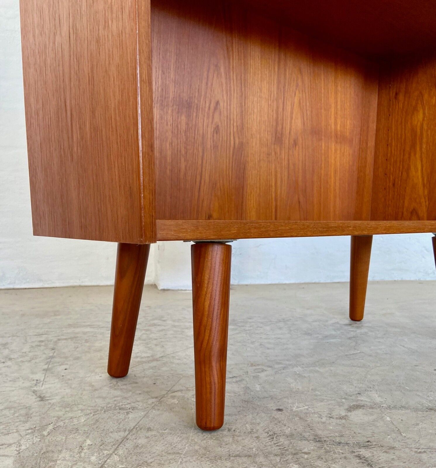Danish retro vintage bookcase by Ølholm Møbelfabrik in teak 1960s