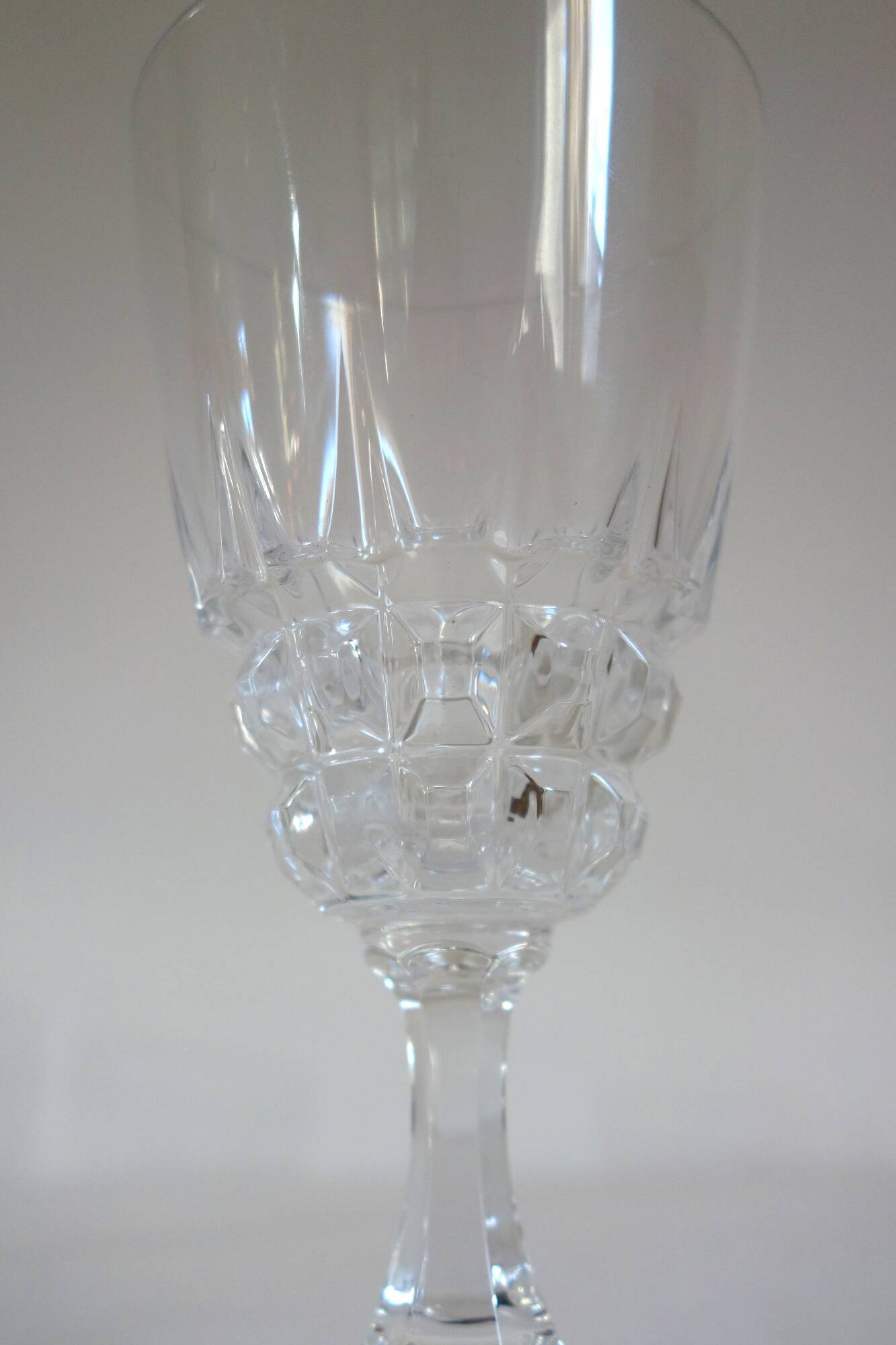 Lot de 10 verres à vin rouge en cristal d'Arques modèle Pompadour vintage