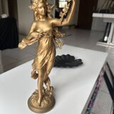 Golden statue ferville suan