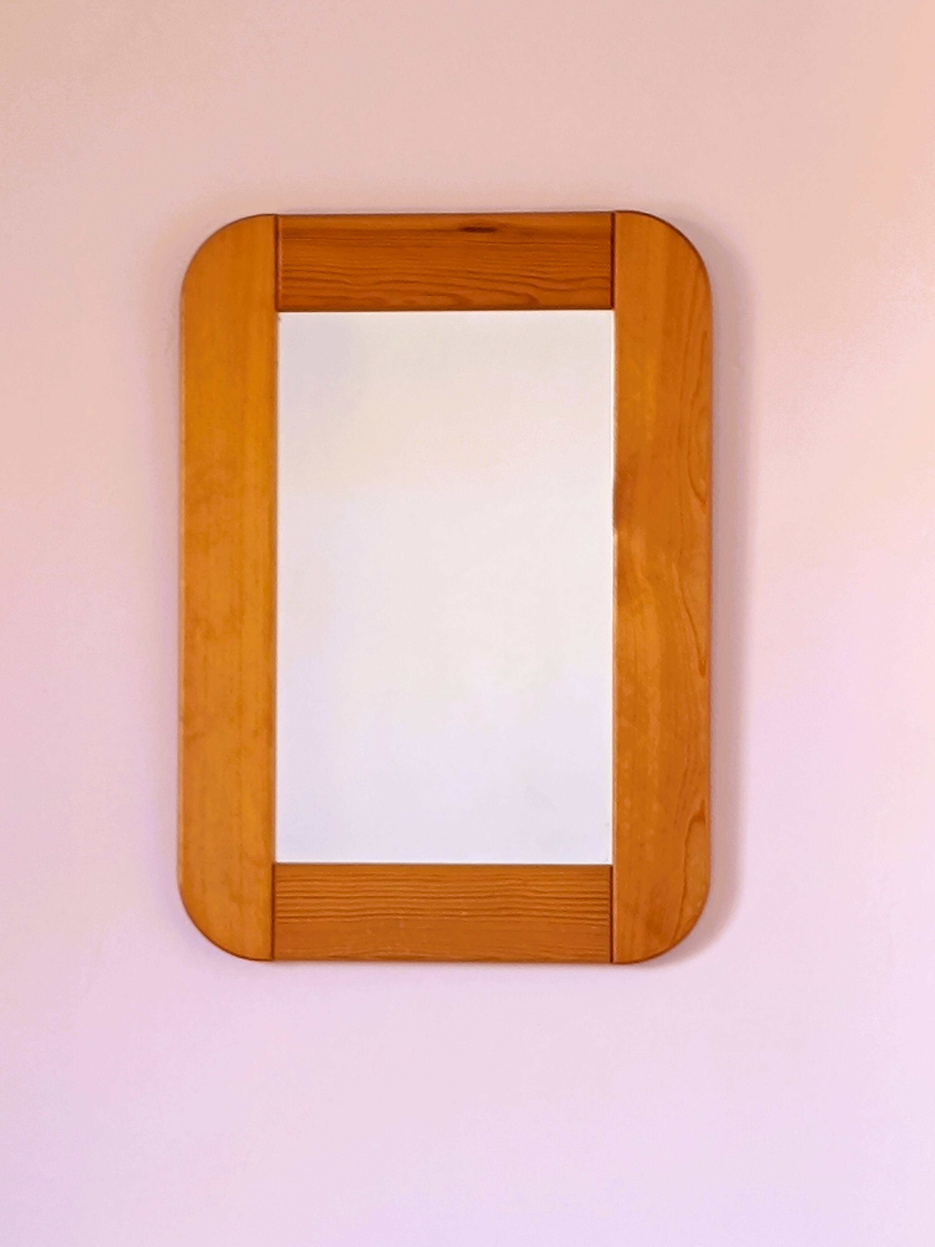 Rectangular mirror in solid pine