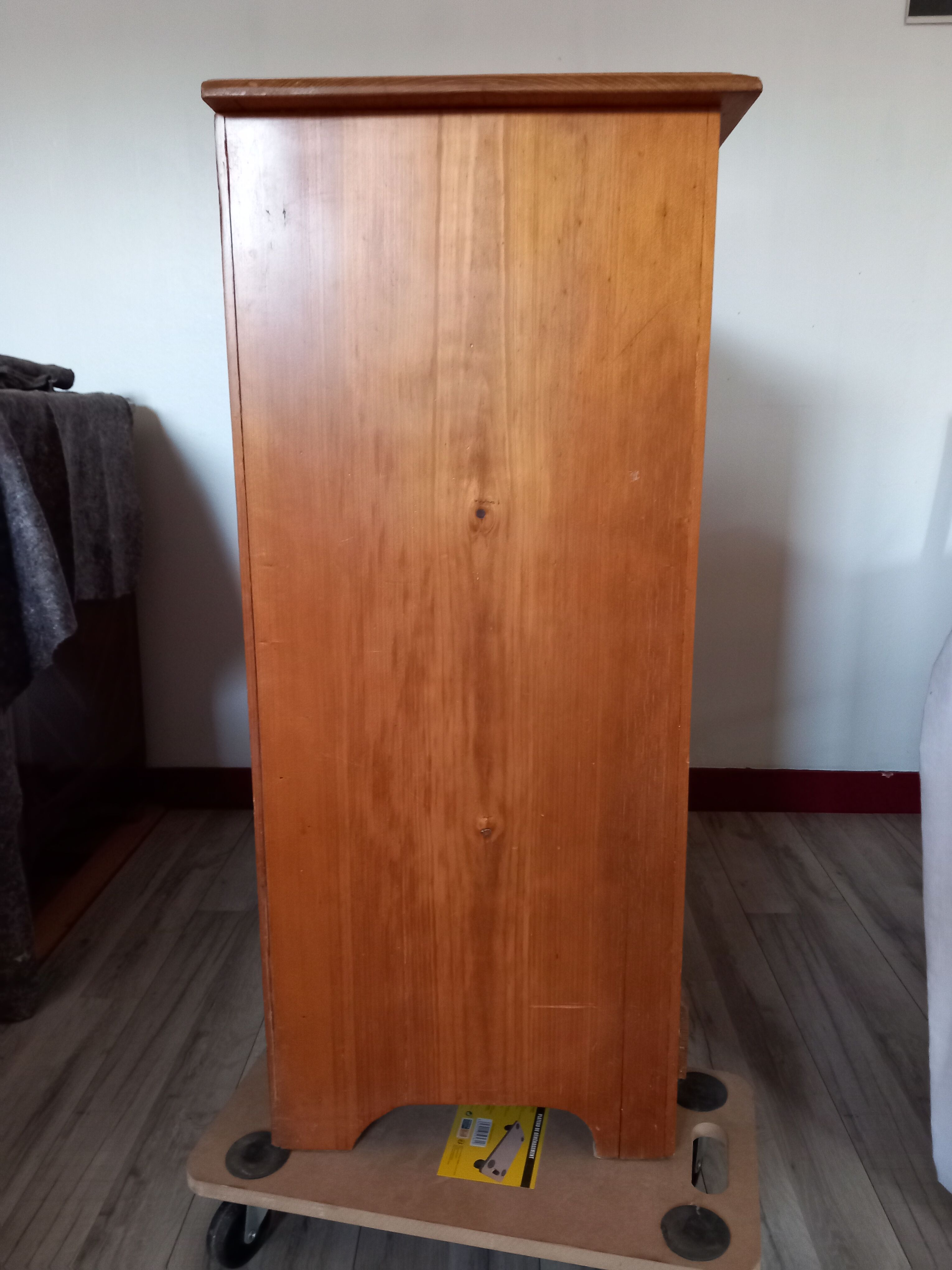 English chest of drawers