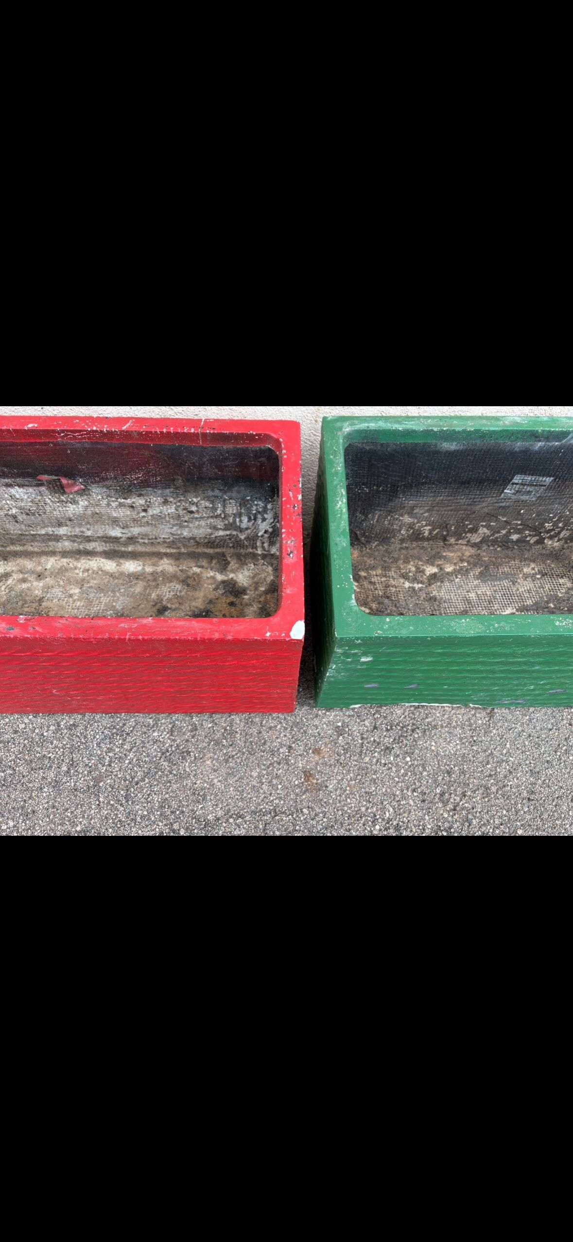 2 red/green planters