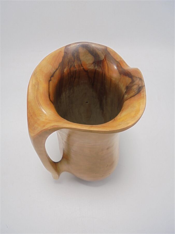Pichet en bois