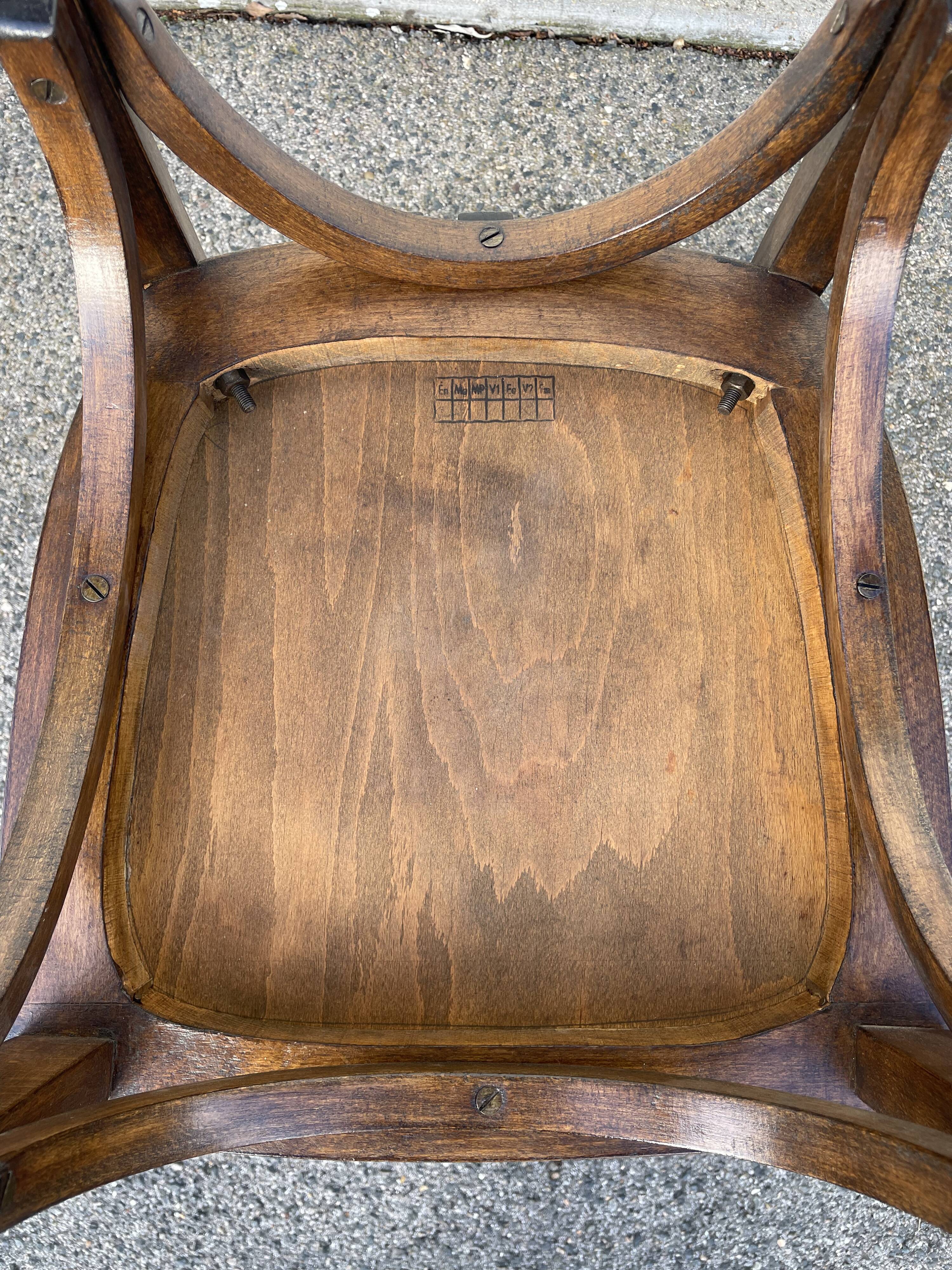Curved wooden bistro chair Luterma 1950