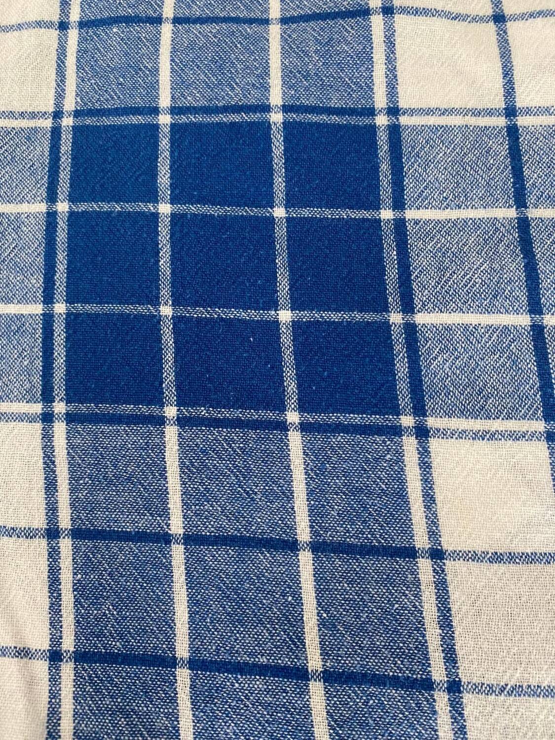 Round cotton tablecloth. Blue and white colors.