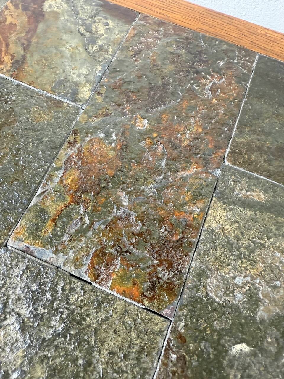 Table basse en chêne et ardoise 1950