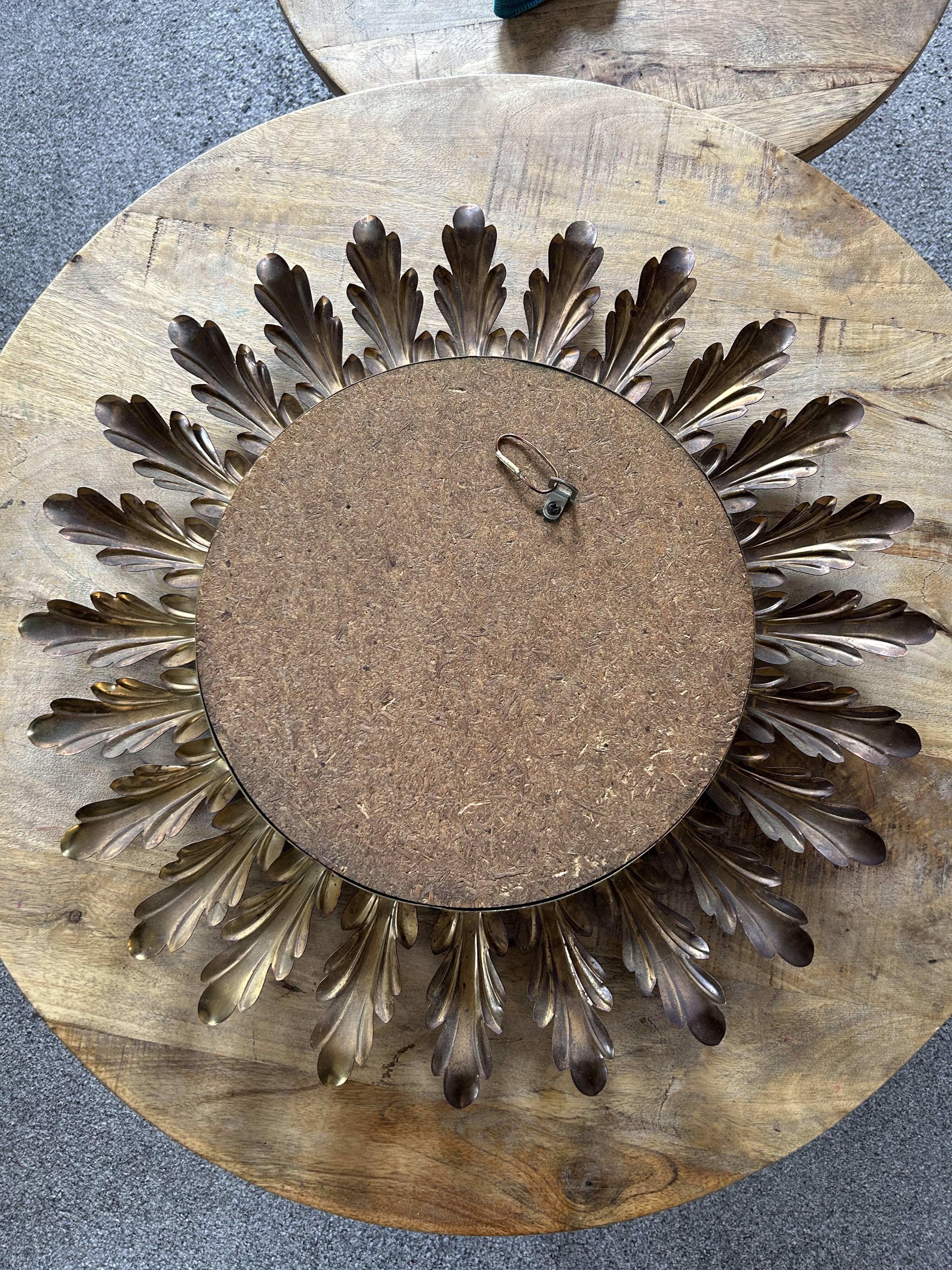 Sun convex mirror in gold-tone metal