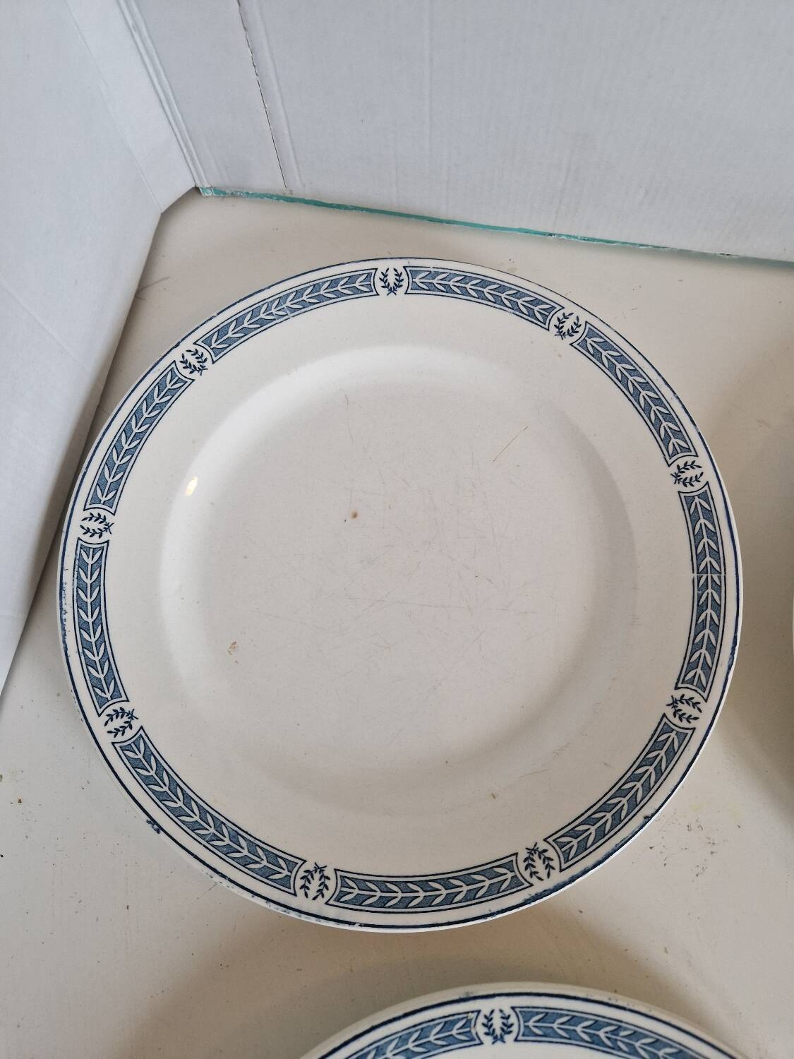Set of 14 Terre de fer Salins plates, Castellane model