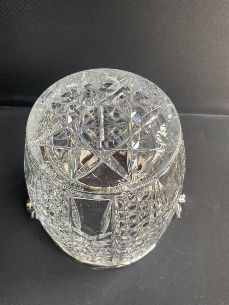 Crystal and chrome metal cooling bucket