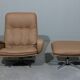 Fauteuil + repose-pieds en cuir de De Sede des années 70