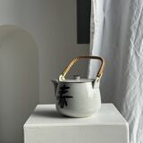 Petite théière asiatique en grès anse en rotin H11 D10