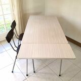 Extendable table and two chairs in formica 70s
