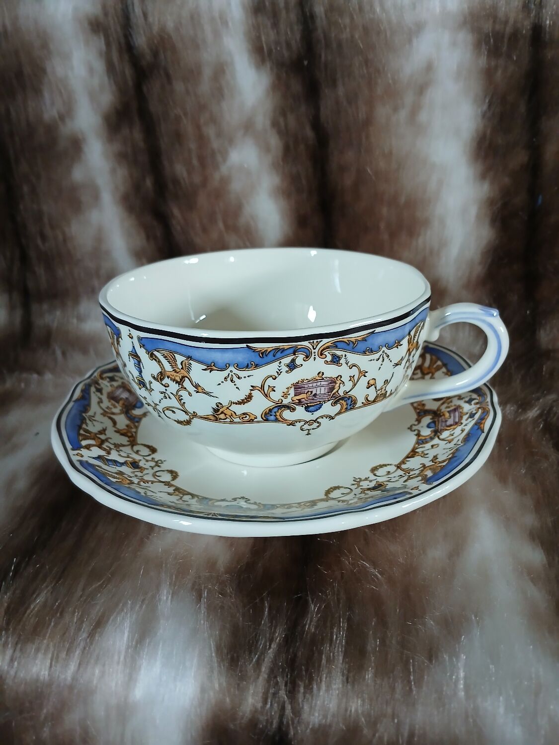 Antique "Dionysus" cup from Gien