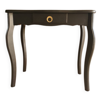 Elegant desk