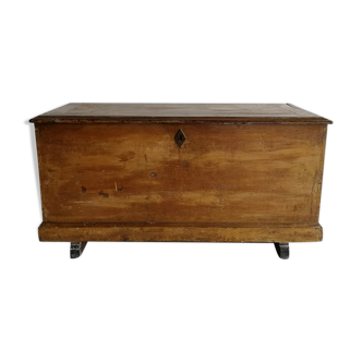 Malle ancienne en bois