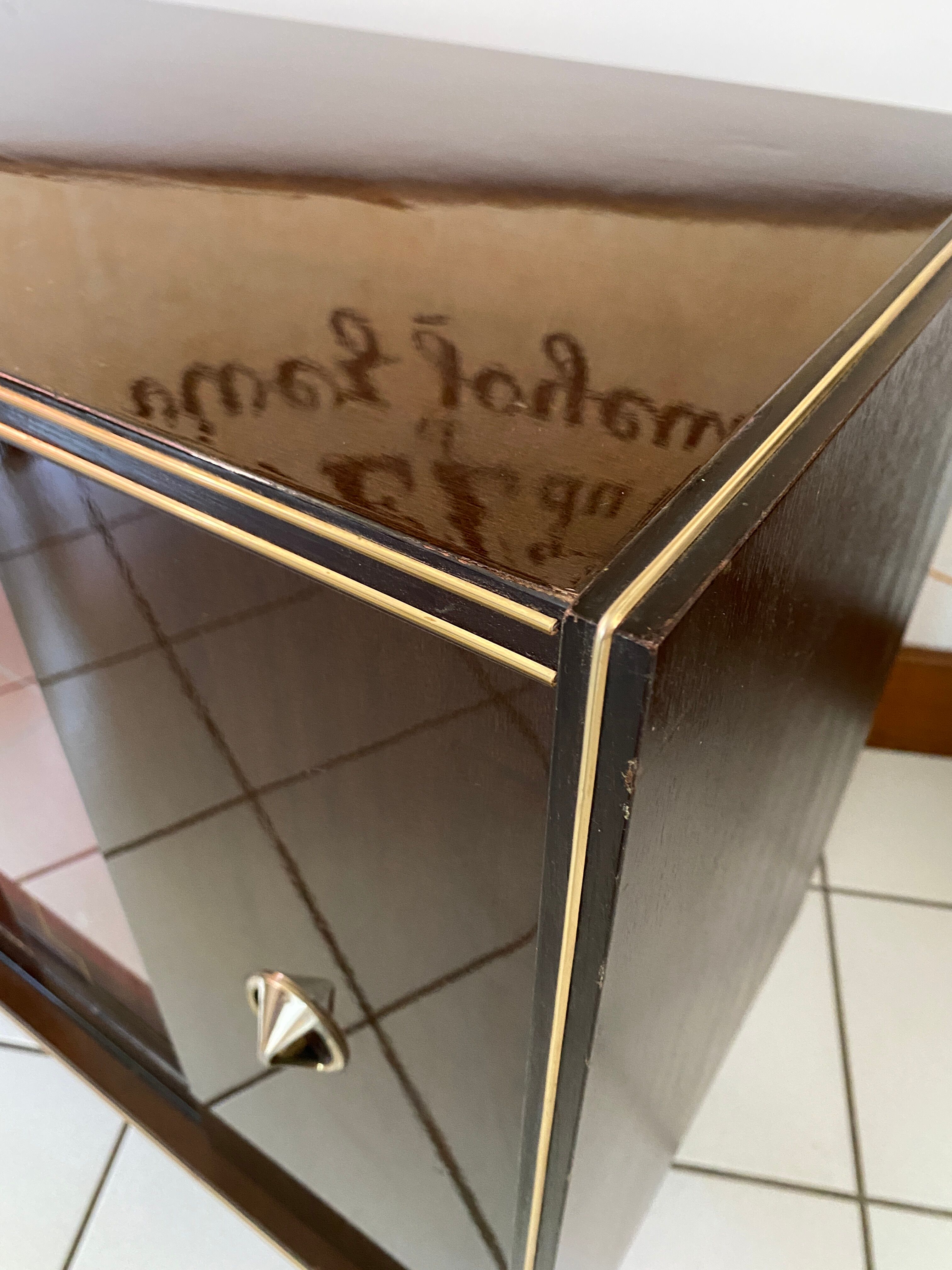 Illuminated window bar