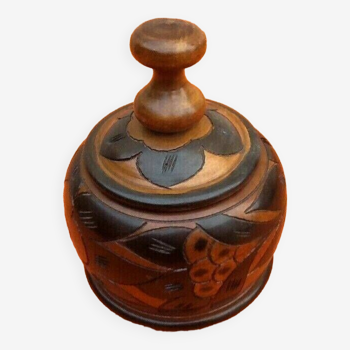 1940s/1950s Large tobacco pot Turned and carved wood decorated with tobacco leaves