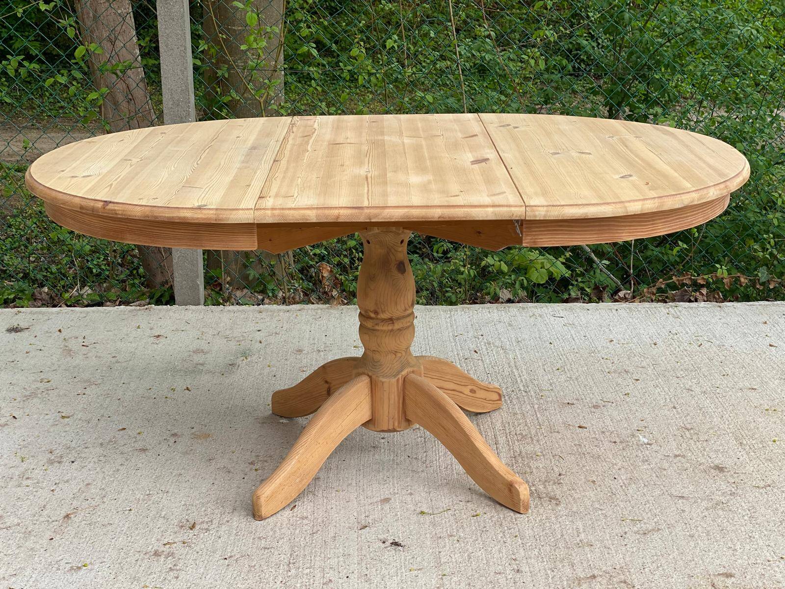 Extendable oval round table with central leg, renovated in raw solid wood, 105cm