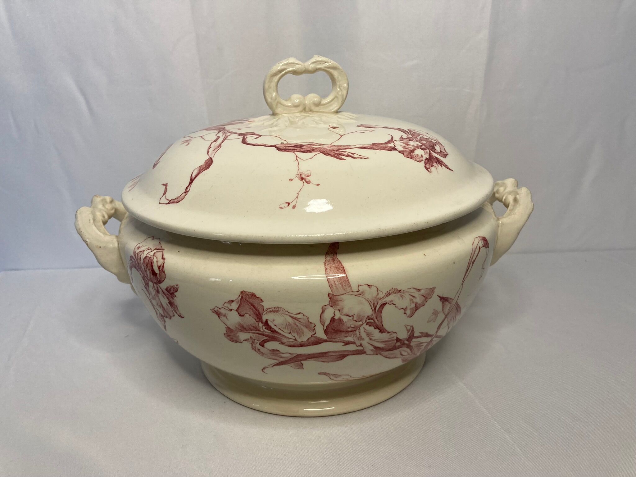 Gien, former iris earthenware model soup kitchen around 1940