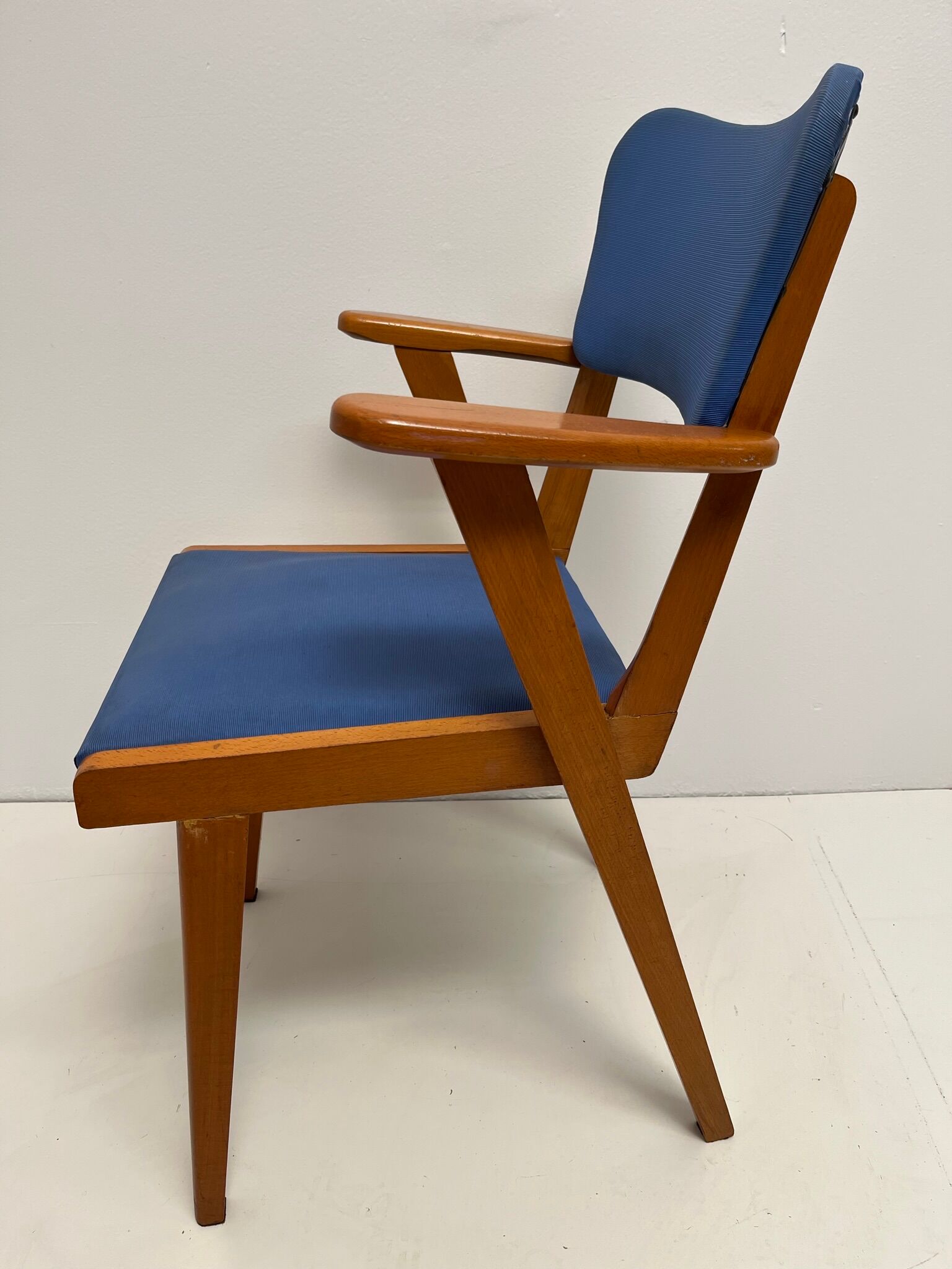 Pair of chairs bridge 50s