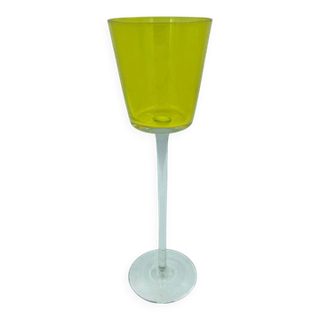 Bougeoir en verre jaune sur pied