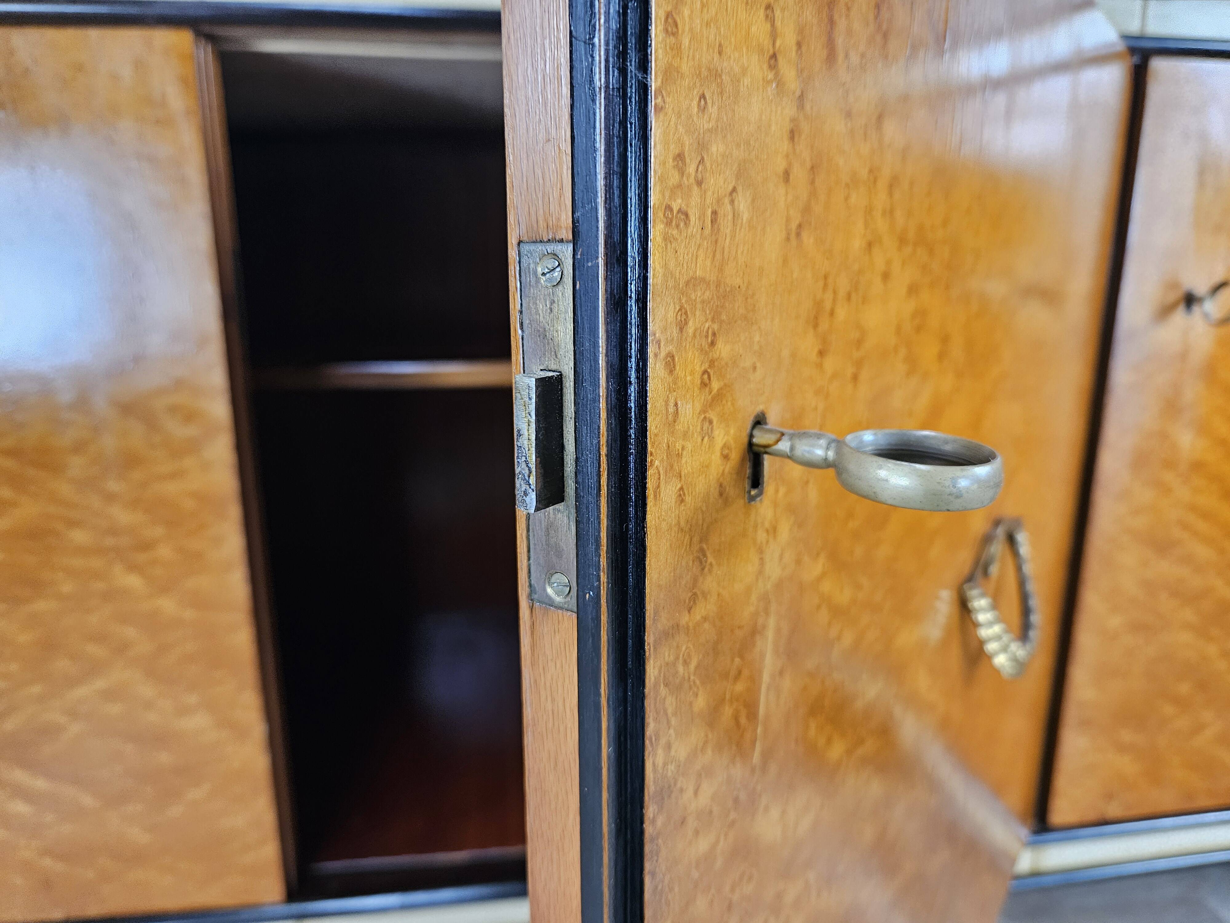 Art Decò Sideboard in Mahogany and Maple with Black Glass and Brass Finishi