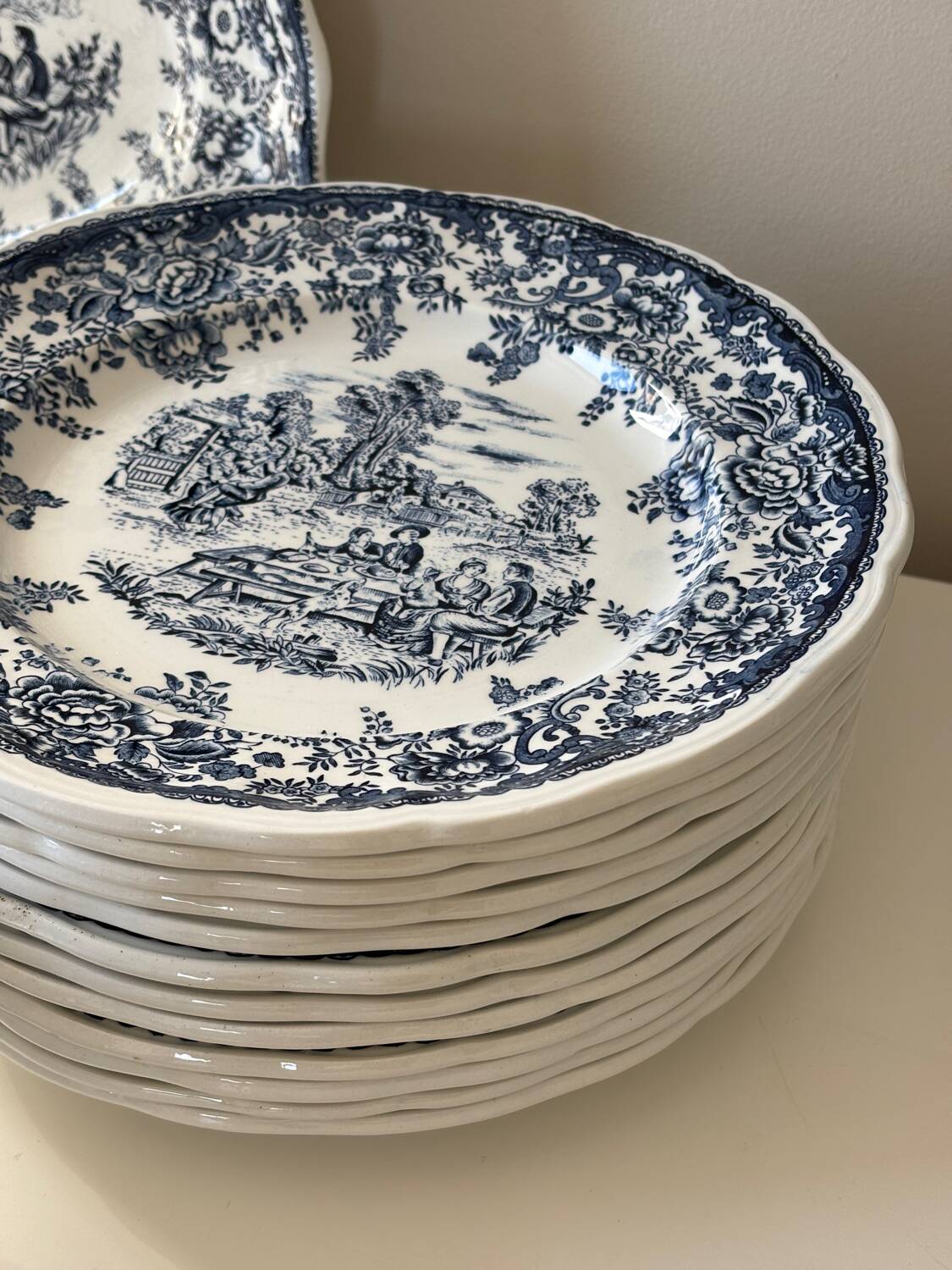 Luneville plates and dishes