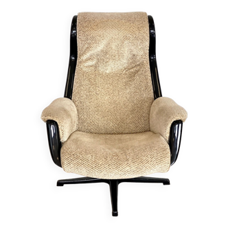 Galaxy lounge chair for Dux by Alf Stevenson en Yngvar Sandstorm