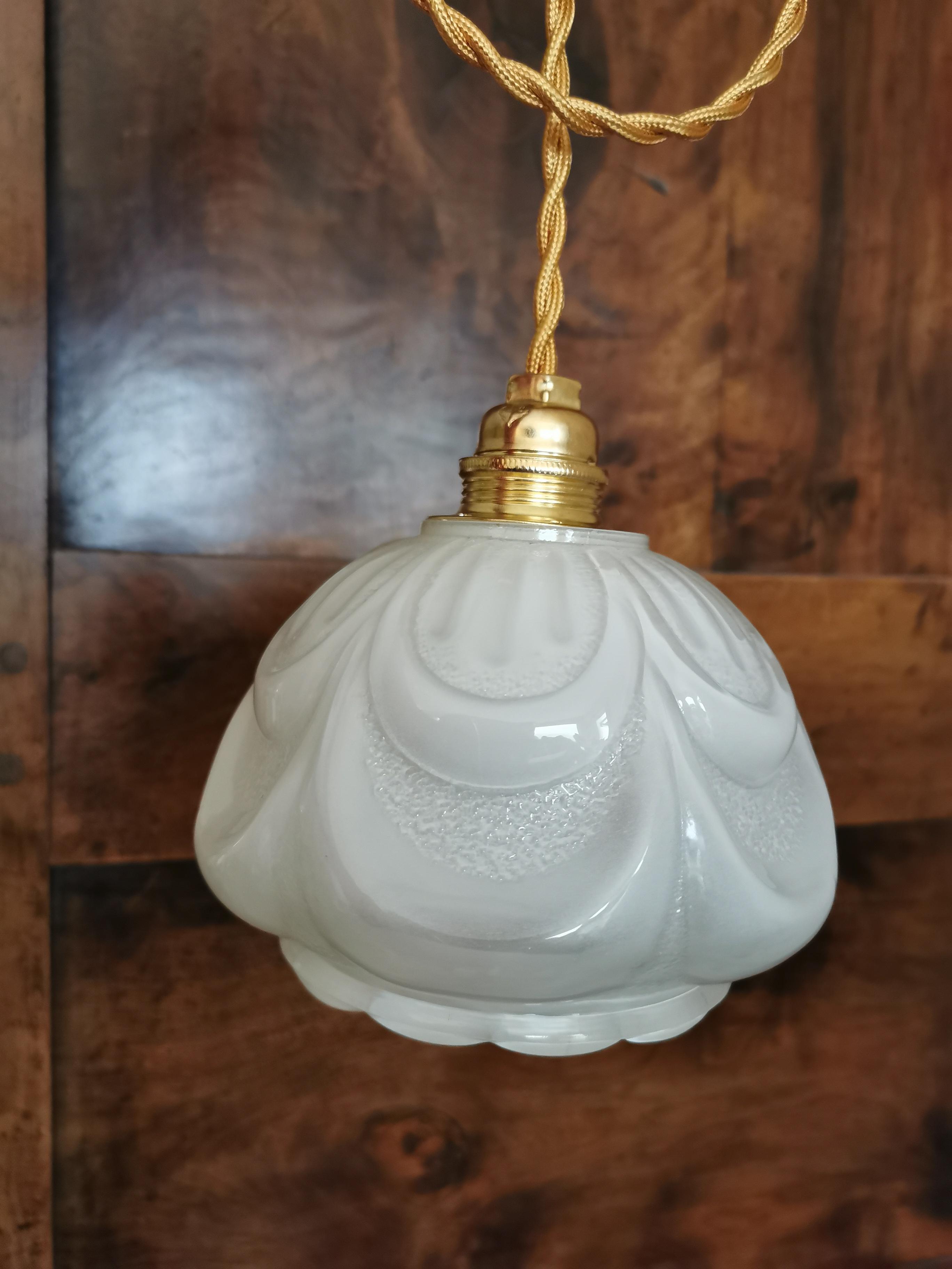 White opaline walker bubbled