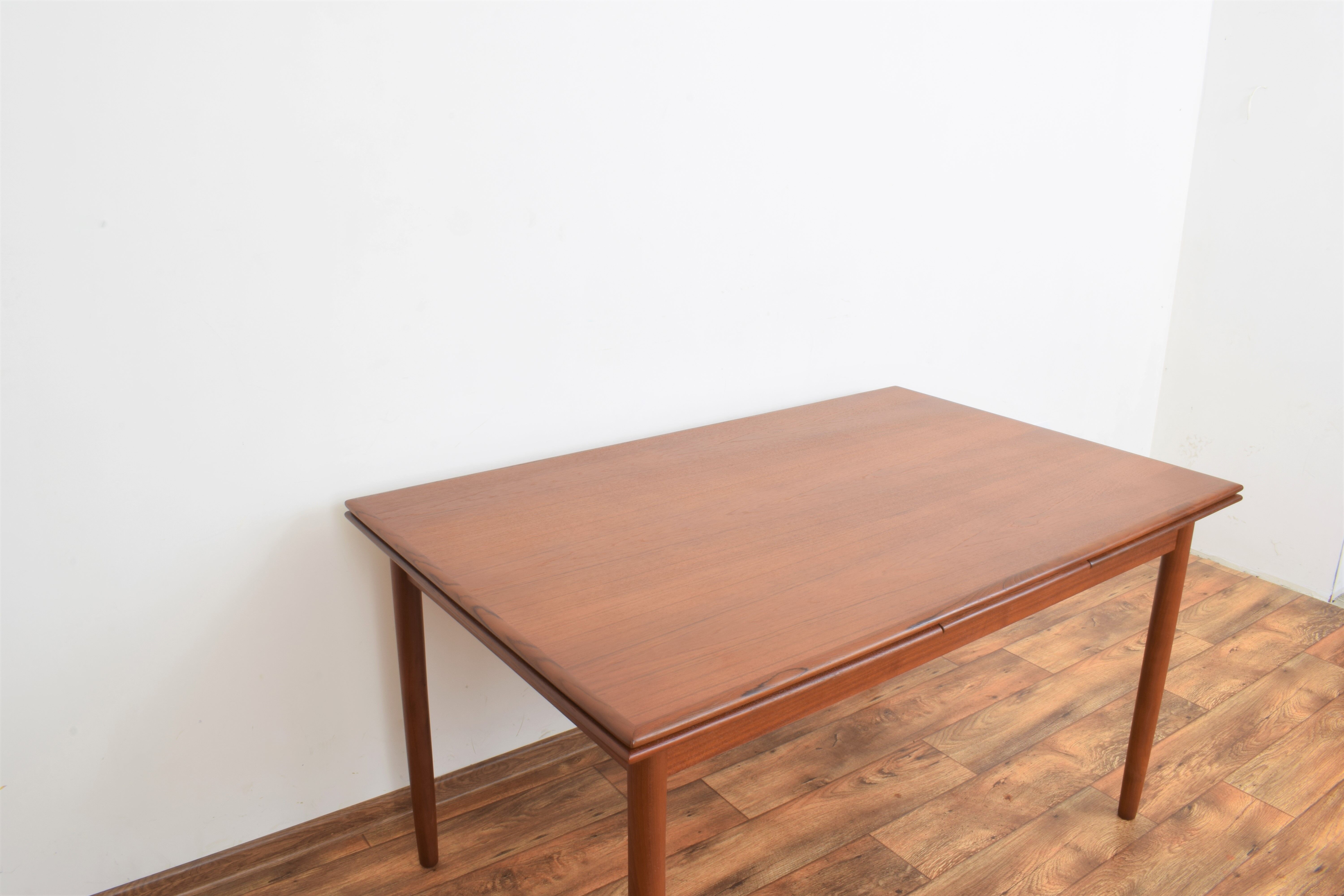Mid-century danish teak extendable dining table, 1960