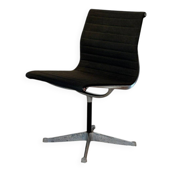 Chaise en aluminium EA 105 par Eames pour Herman Miller, années 1970. — Beyit