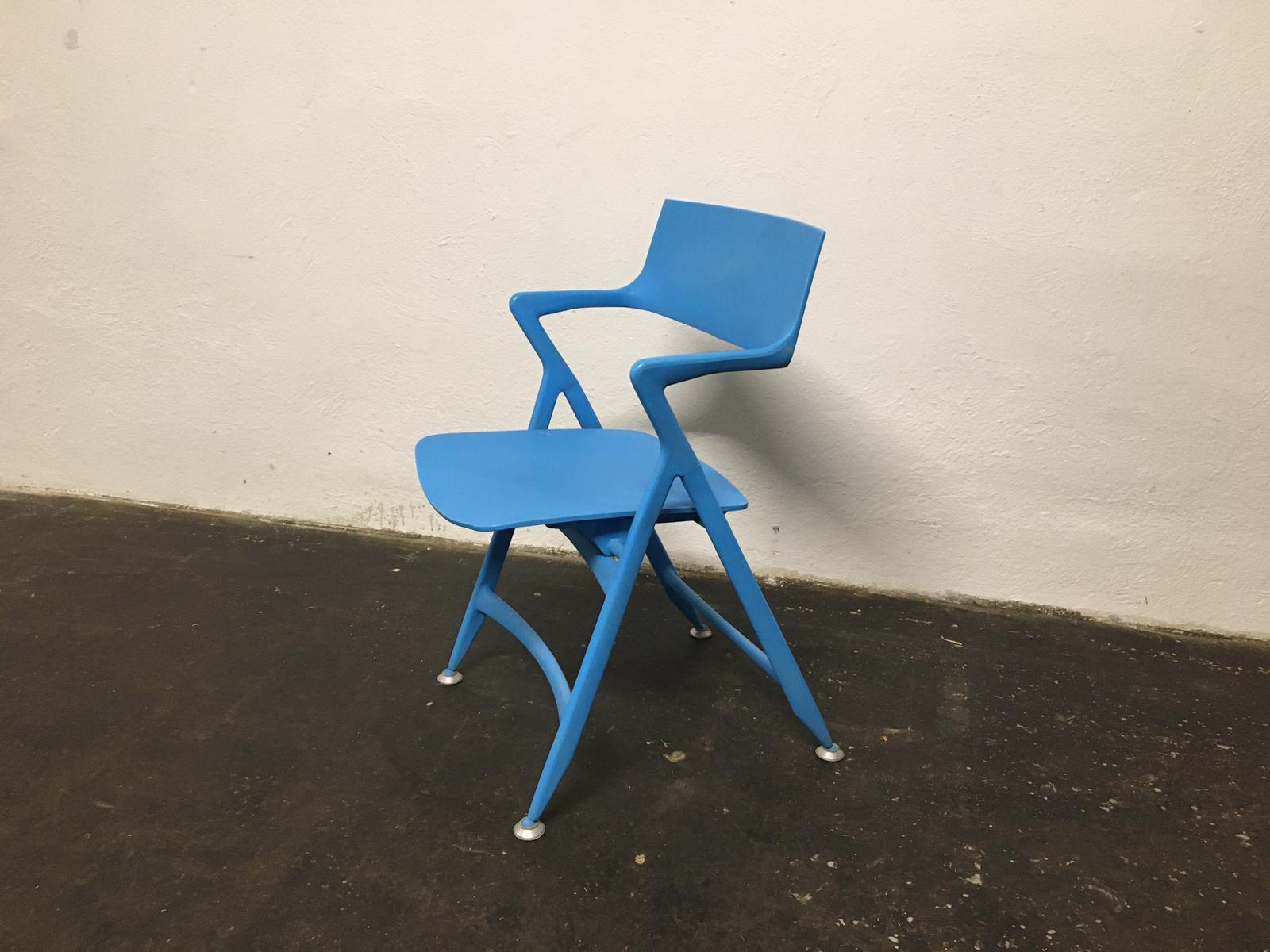 Dolly folding chair by Antonio Citterio made by Kartell